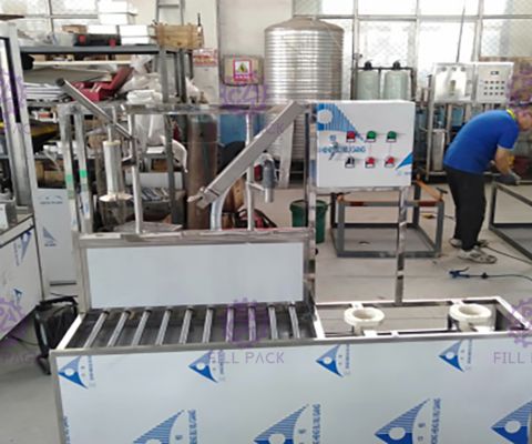 80BPH 20L Gallon Filling Machine Semi Automatic supplier